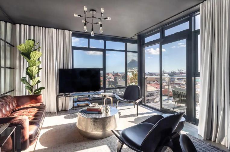 Crimson Square Apartment